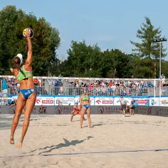 Jak dobierać buty do gry w siatkówkę plażową