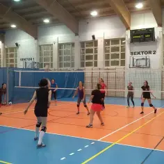 Najlepsze kluby siatkarskie dla dziewczyn w Warszawie - kompletny przegląd