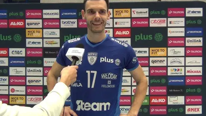 Tomasz Kowalski siatkarz w akcji