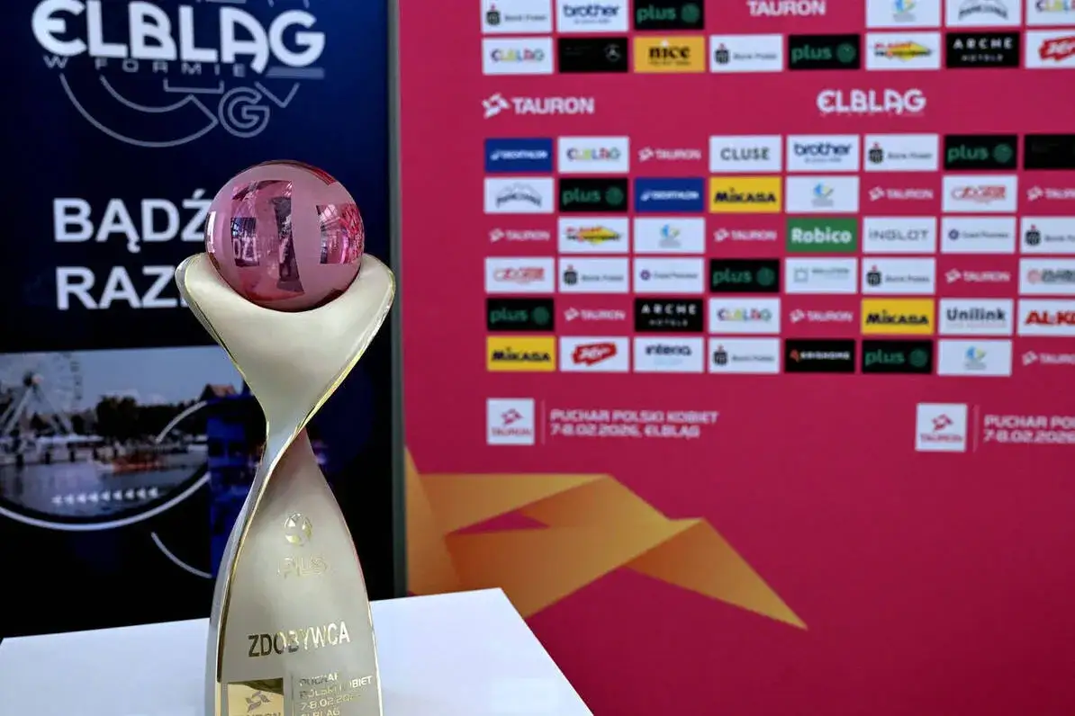 Puchar Polski siatkarek trofeum